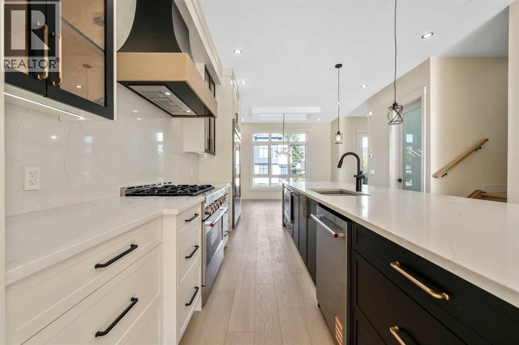 1419 42 Street SW - 10