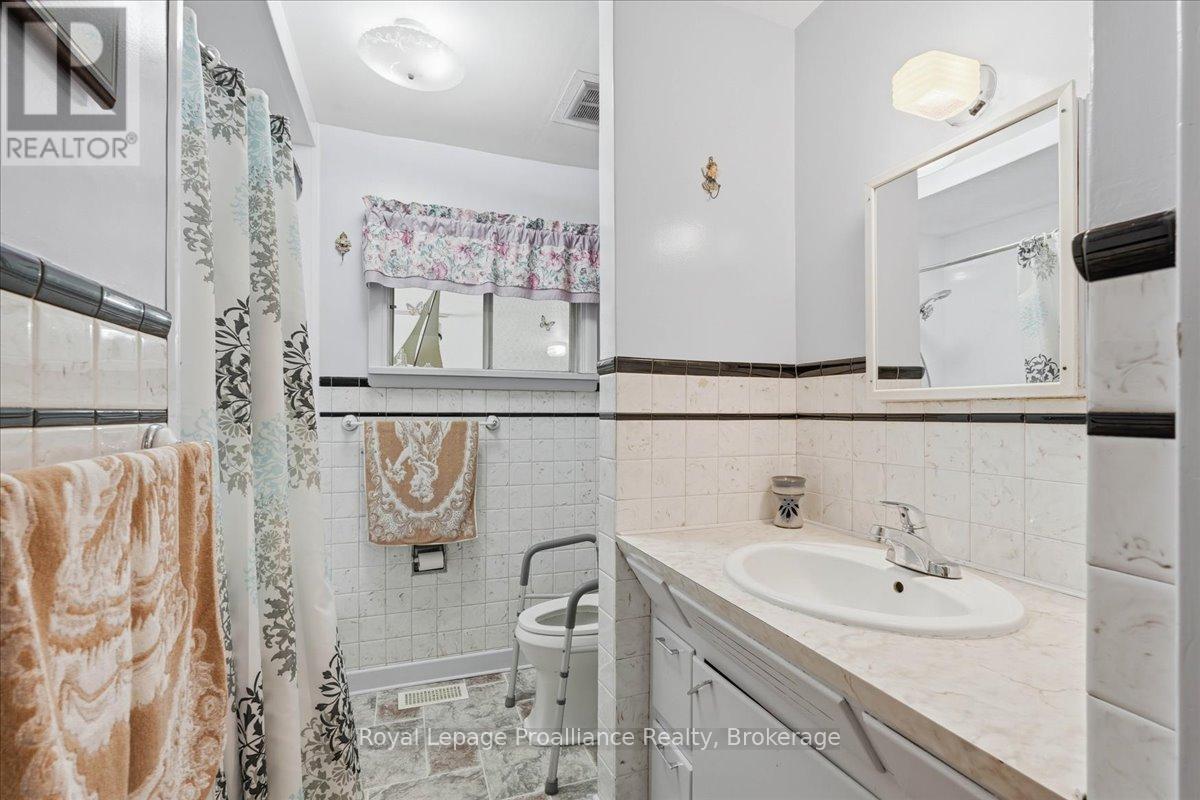 906 N BIG ISLAND ROAD - 20