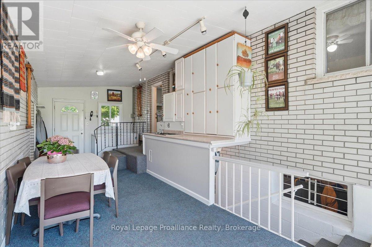 906 N BIG ISLAND ROAD - 22