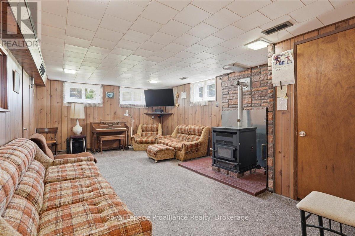906 N BIG ISLAND ROAD - 25