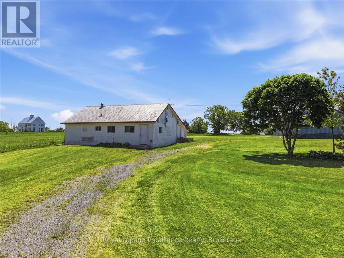 906 N BIG ISLAND ROAD - 42