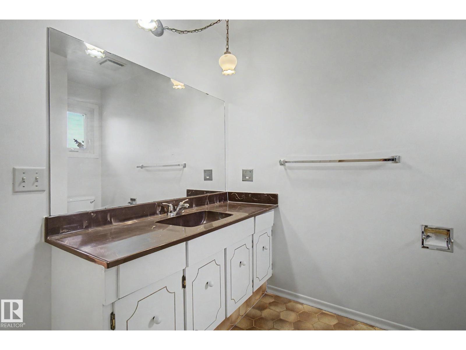 11127 23A AV NW - 36