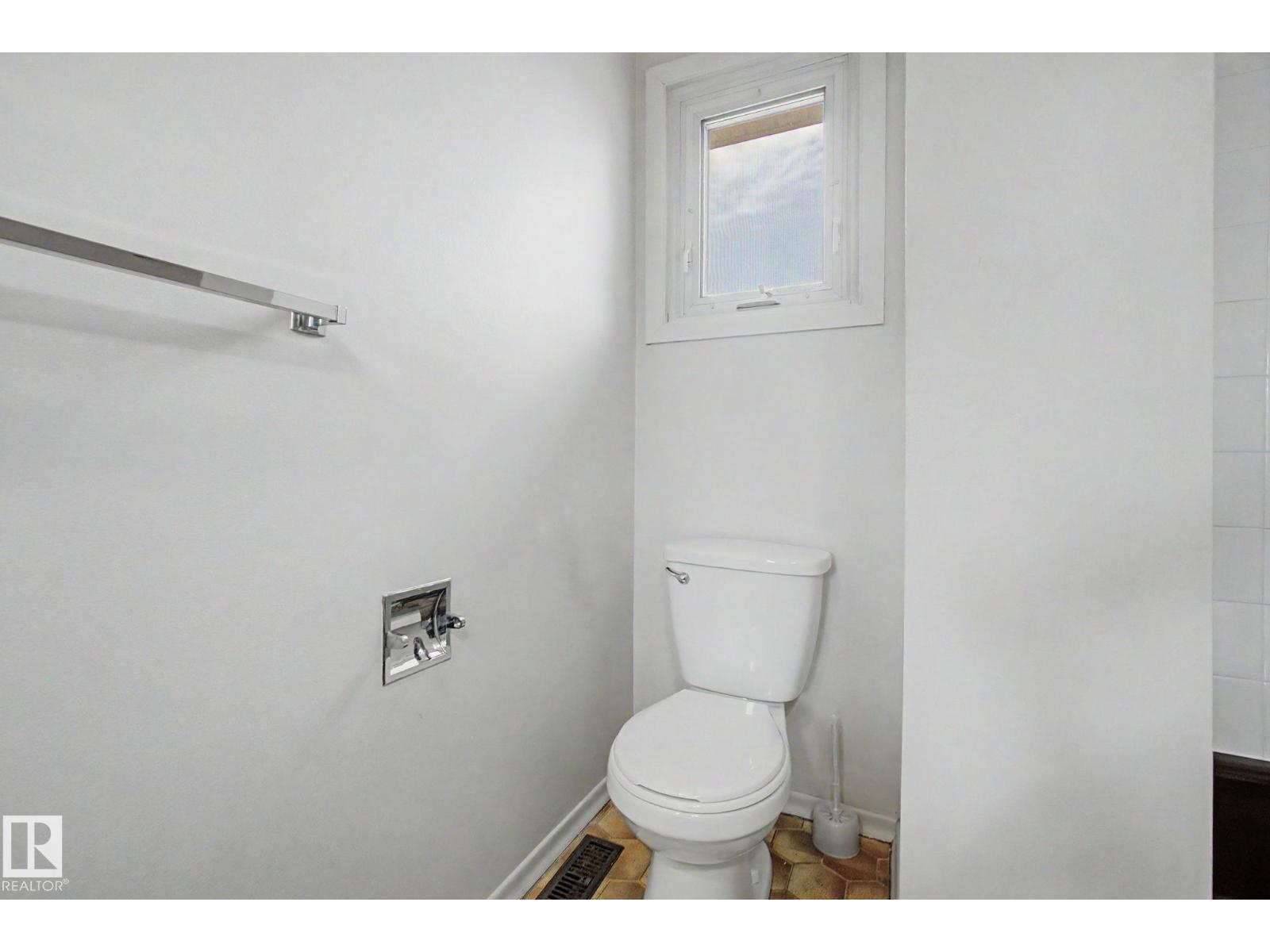 11127 23A AV NW - 37