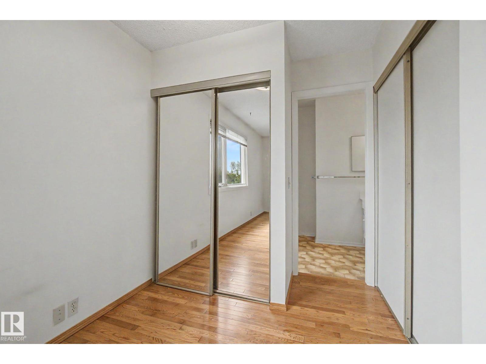 11127 23A AV NW - 44