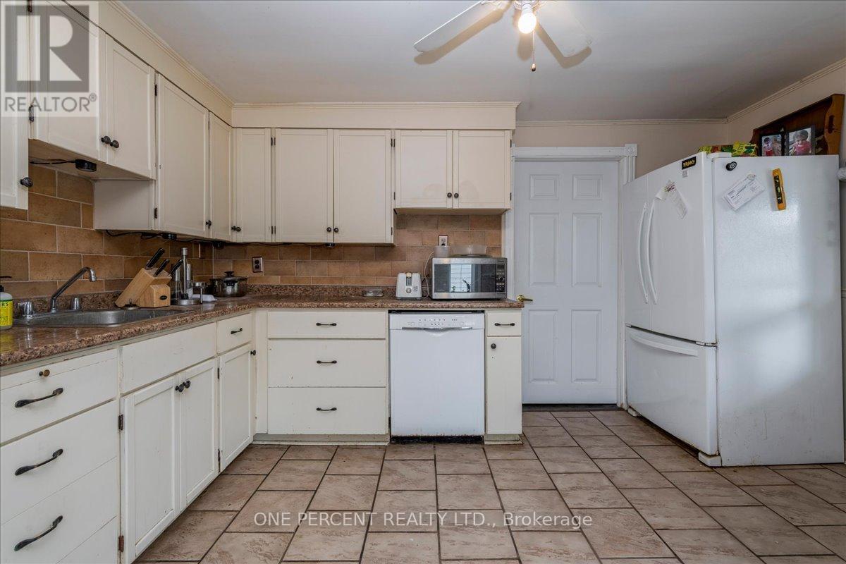 224 FOSTER DRIVE - 34