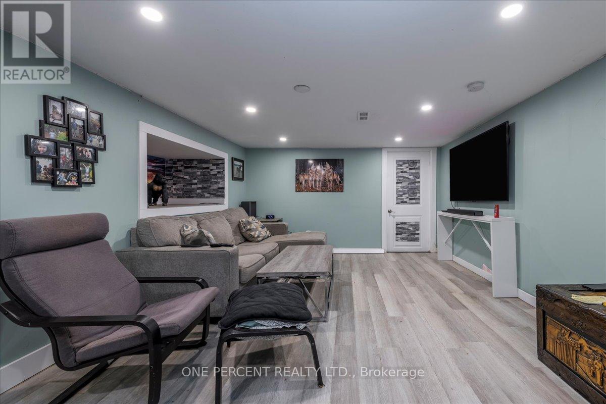 224 FOSTER DRIVE - 7