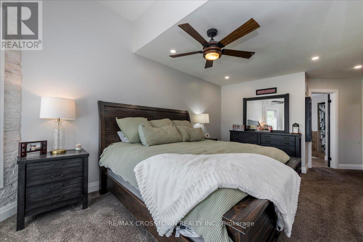 92 GOLDEN MEADOW ROAD - 19