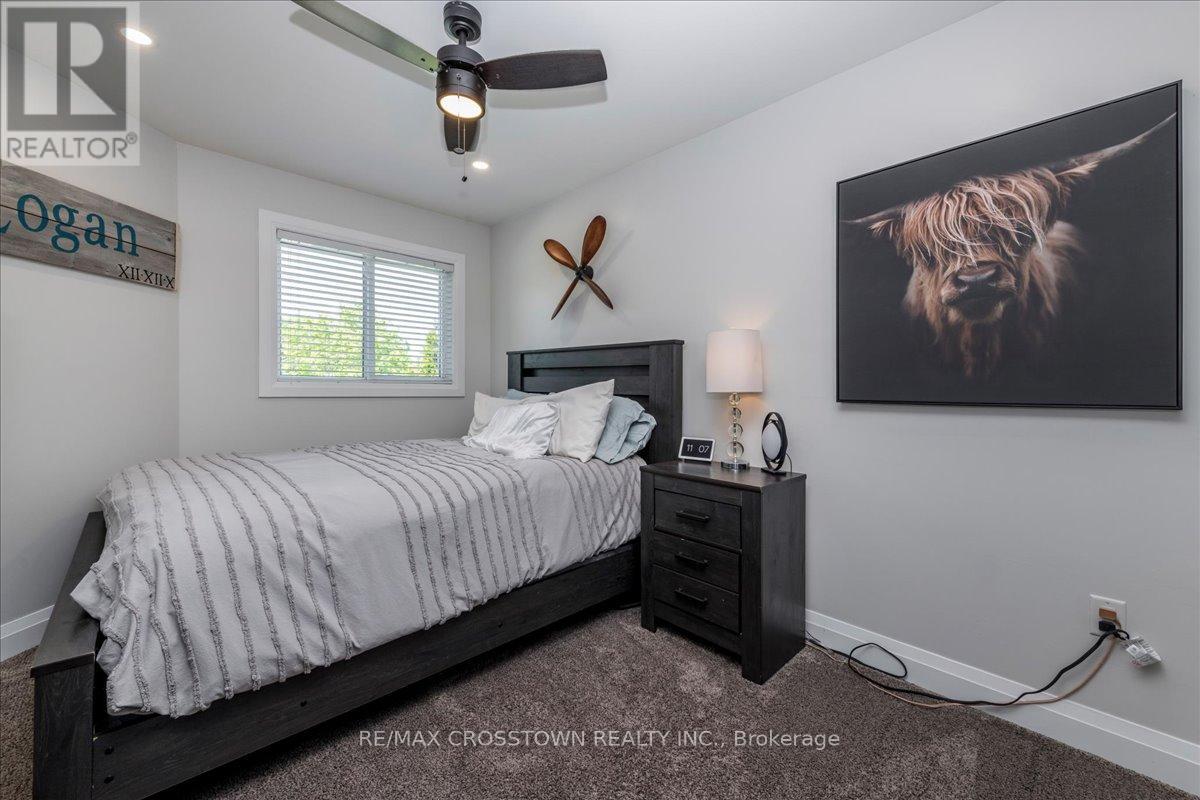 92 GOLDEN MEADOW ROAD - 25