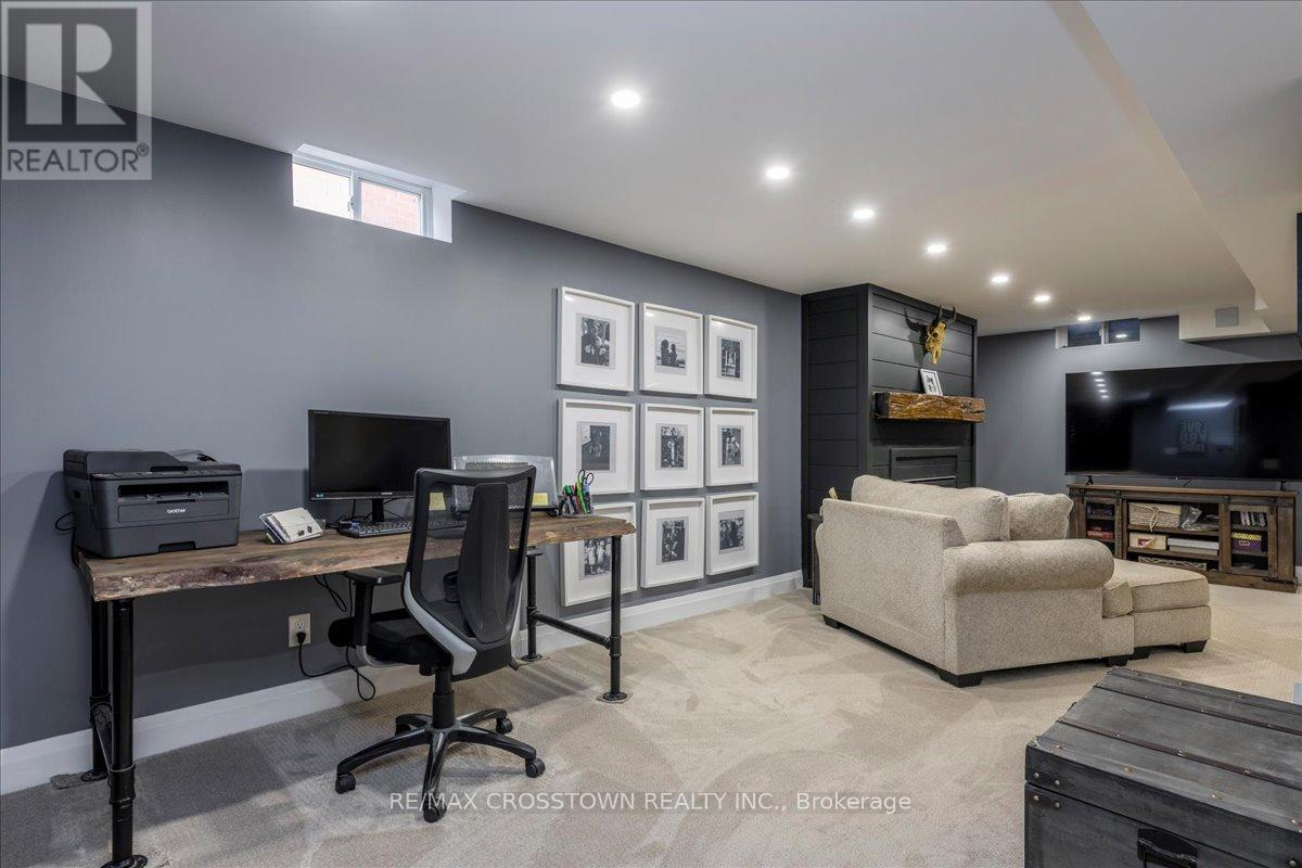 92 GOLDEN MEADOW ROAD - 28