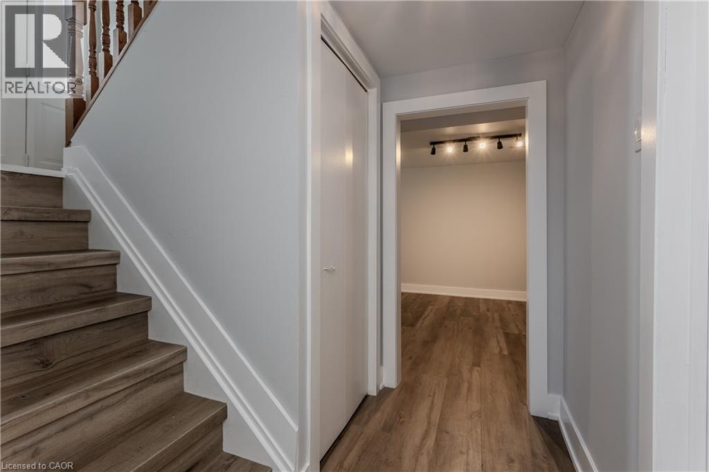 3125 MICHAEL Crescent - 17