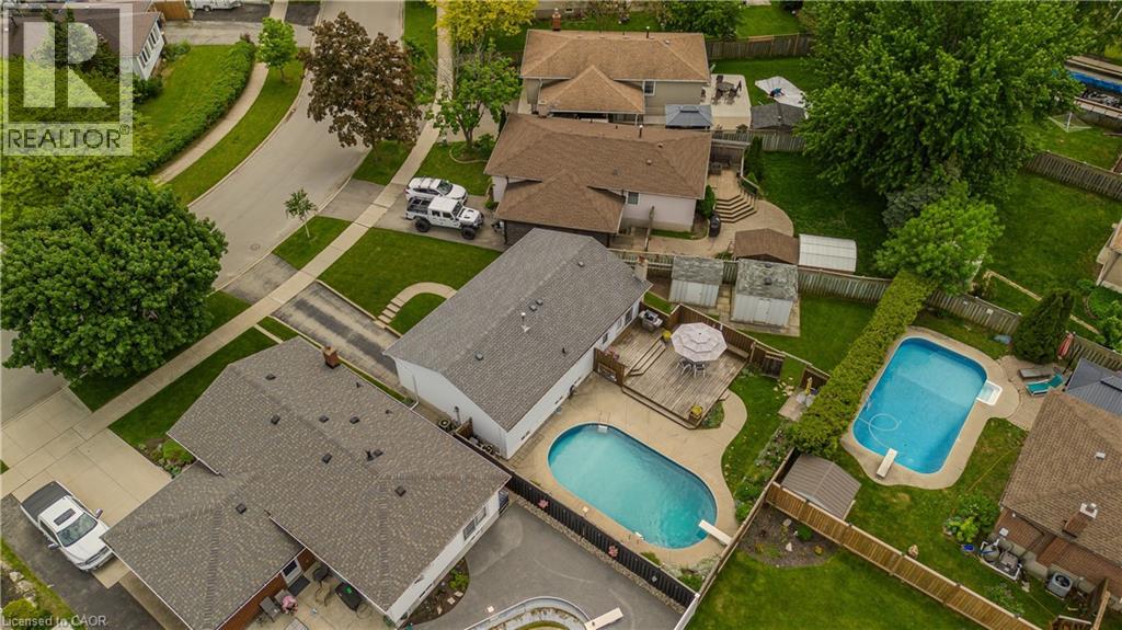 3125 MICHAEL Crescent - 32