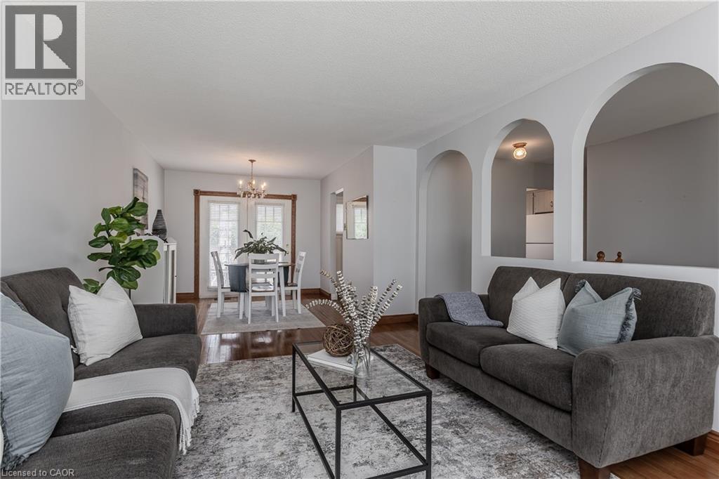 3125 MICHAEL Crescent - 6