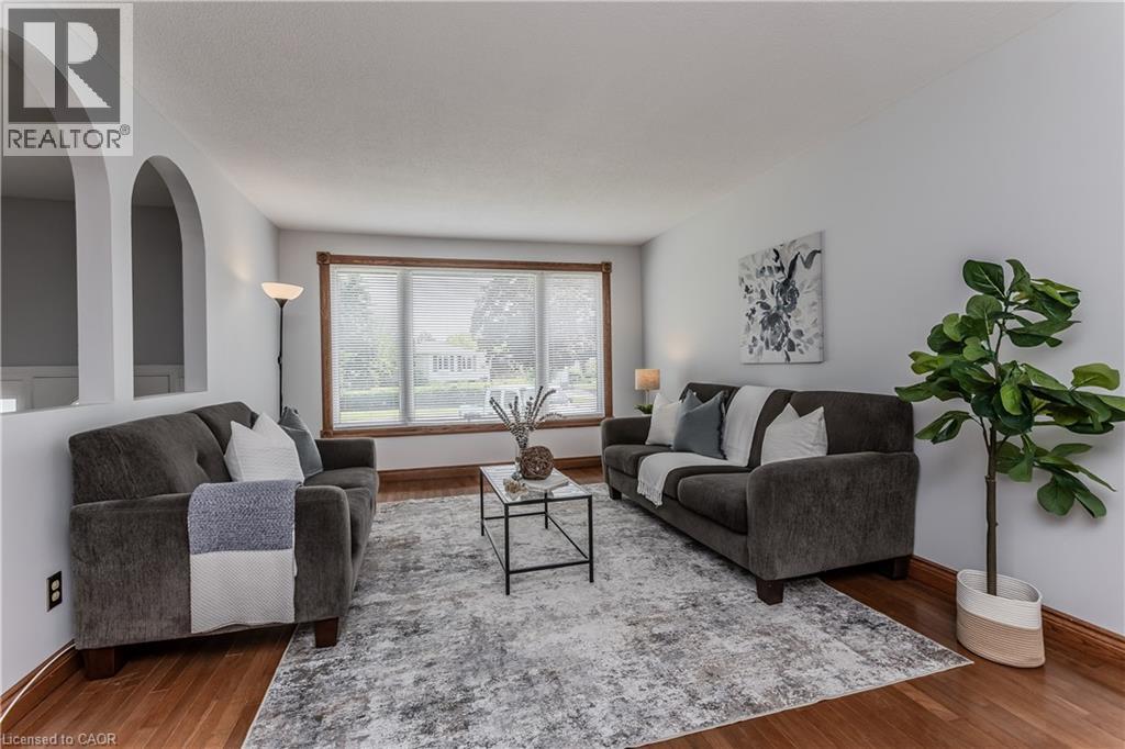 3125 MICHAEL Crescent - 7