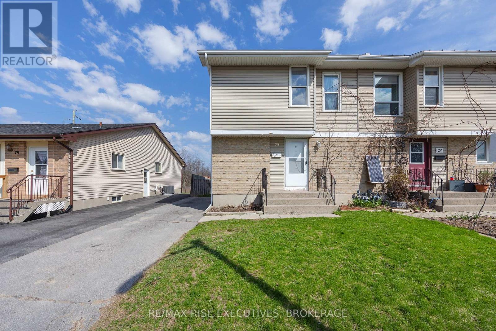 75 WYCLIFFE CRESCENT - 4