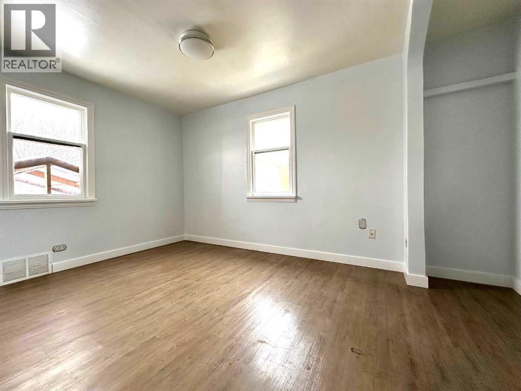 1101 22 Avenue NW - 5