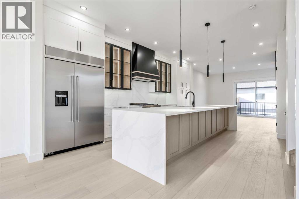 2433 23 Street NW - 8