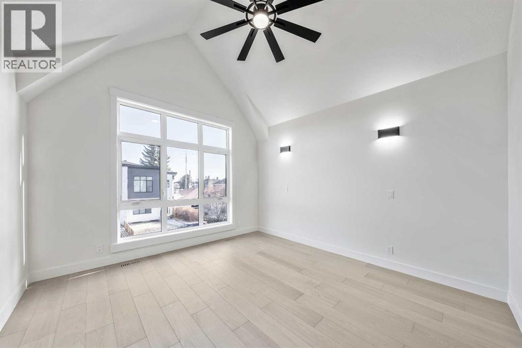 2433 23 Street NW - 24