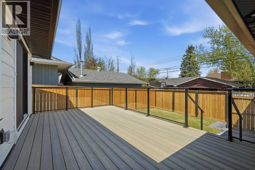 60 Lake Lucerne Close SE - 43