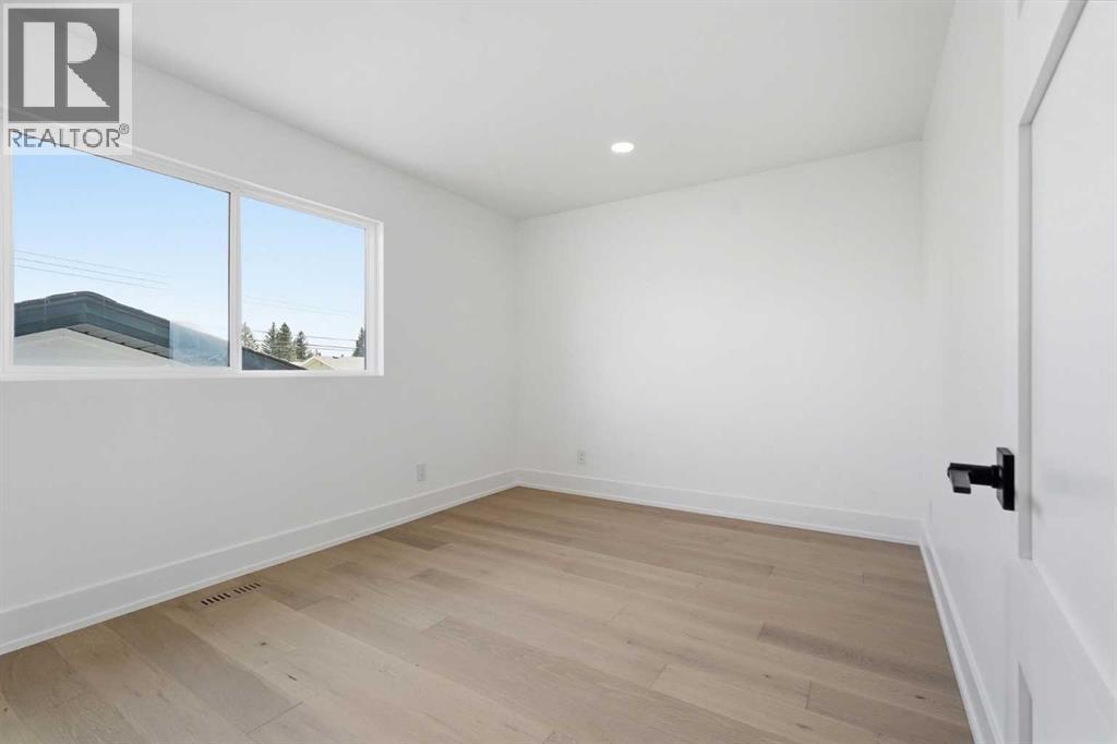 60 Lake Lucerne Close SE - 28