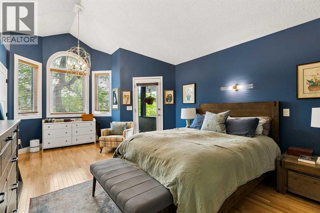 2235 27 Street SW - 22
