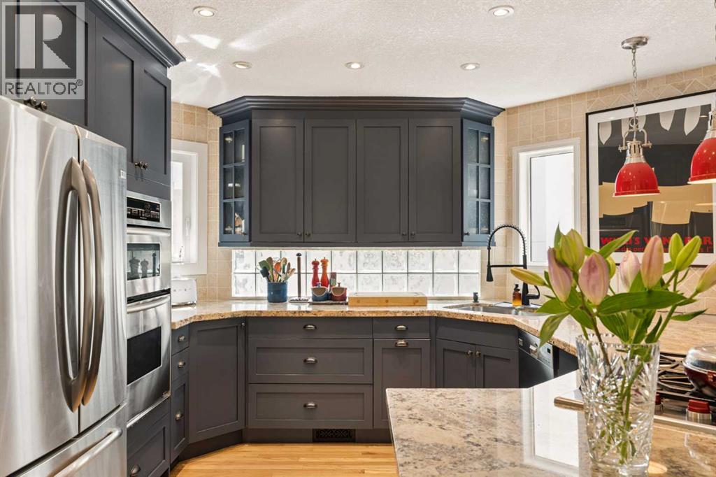 2235 27 Street SW - 11