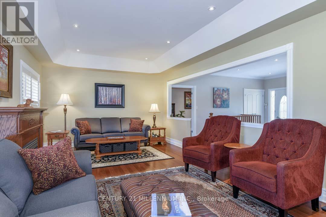8 CASTLEWOOD COURT - 15