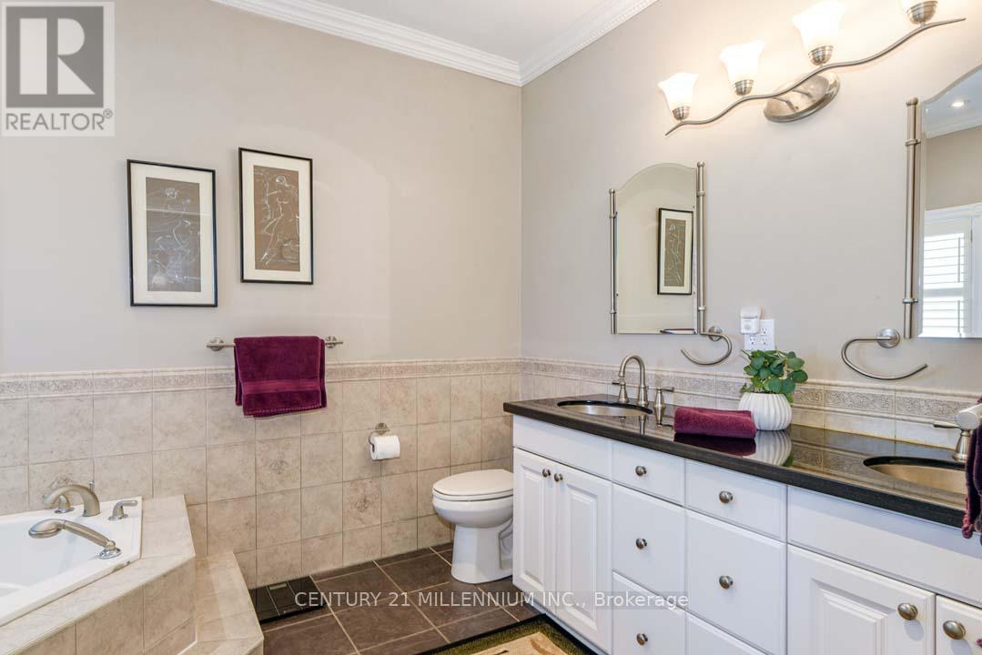 8 CASTLEWOOD COURT - 35