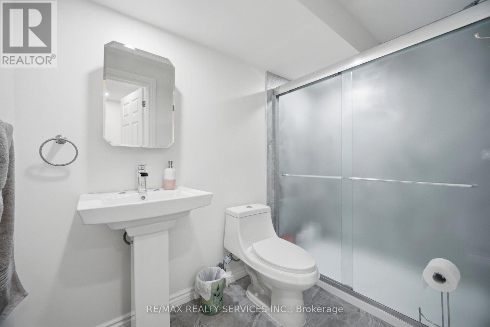 28 PONYMEADOW WAY - 32