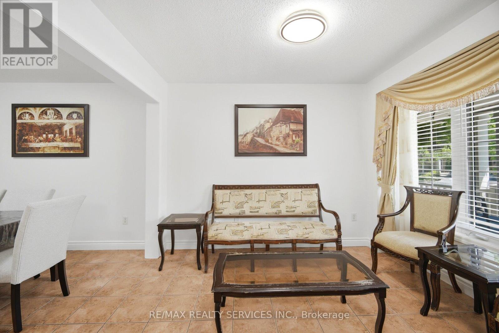 28 PONYMEADOW WAY - 4