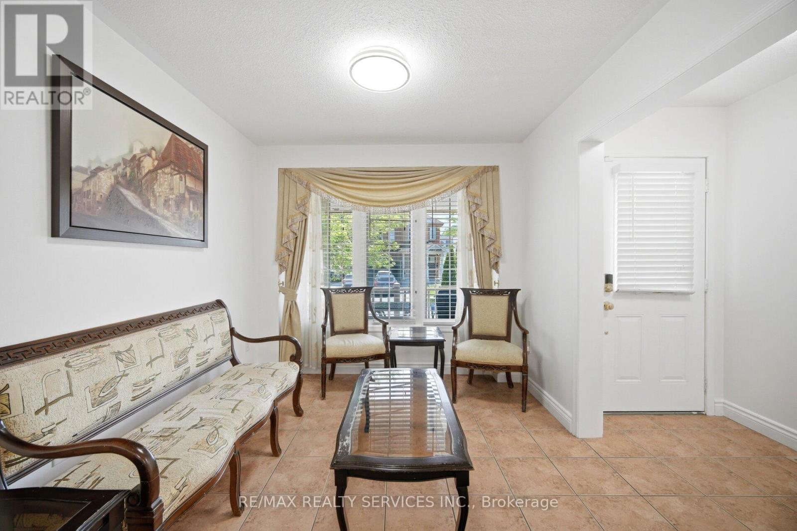 28 PONYMEADOW WAY - 5