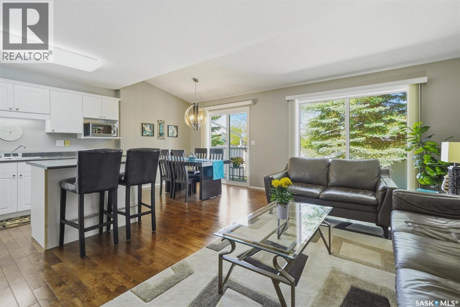 #105 615 McWillie AVENUE - 10