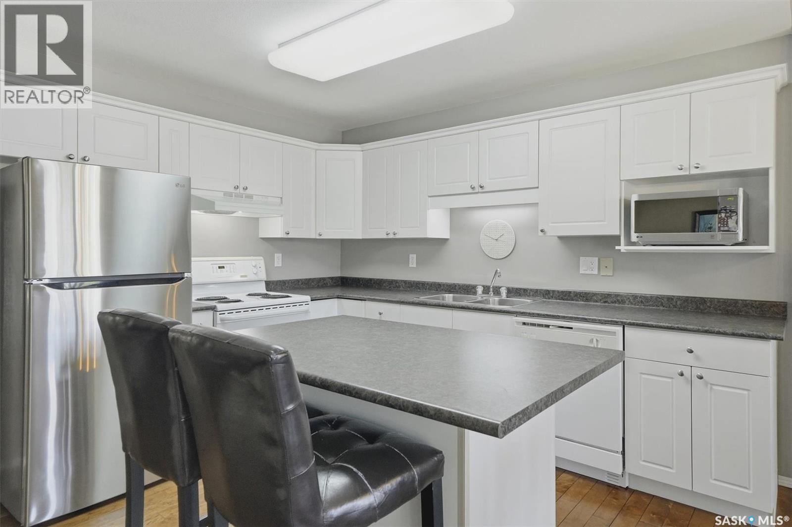#105 615 McWillie AVENUE - 12