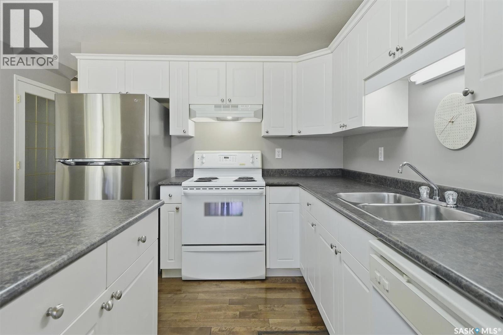 #105 615 McWillie AVENUE - 14