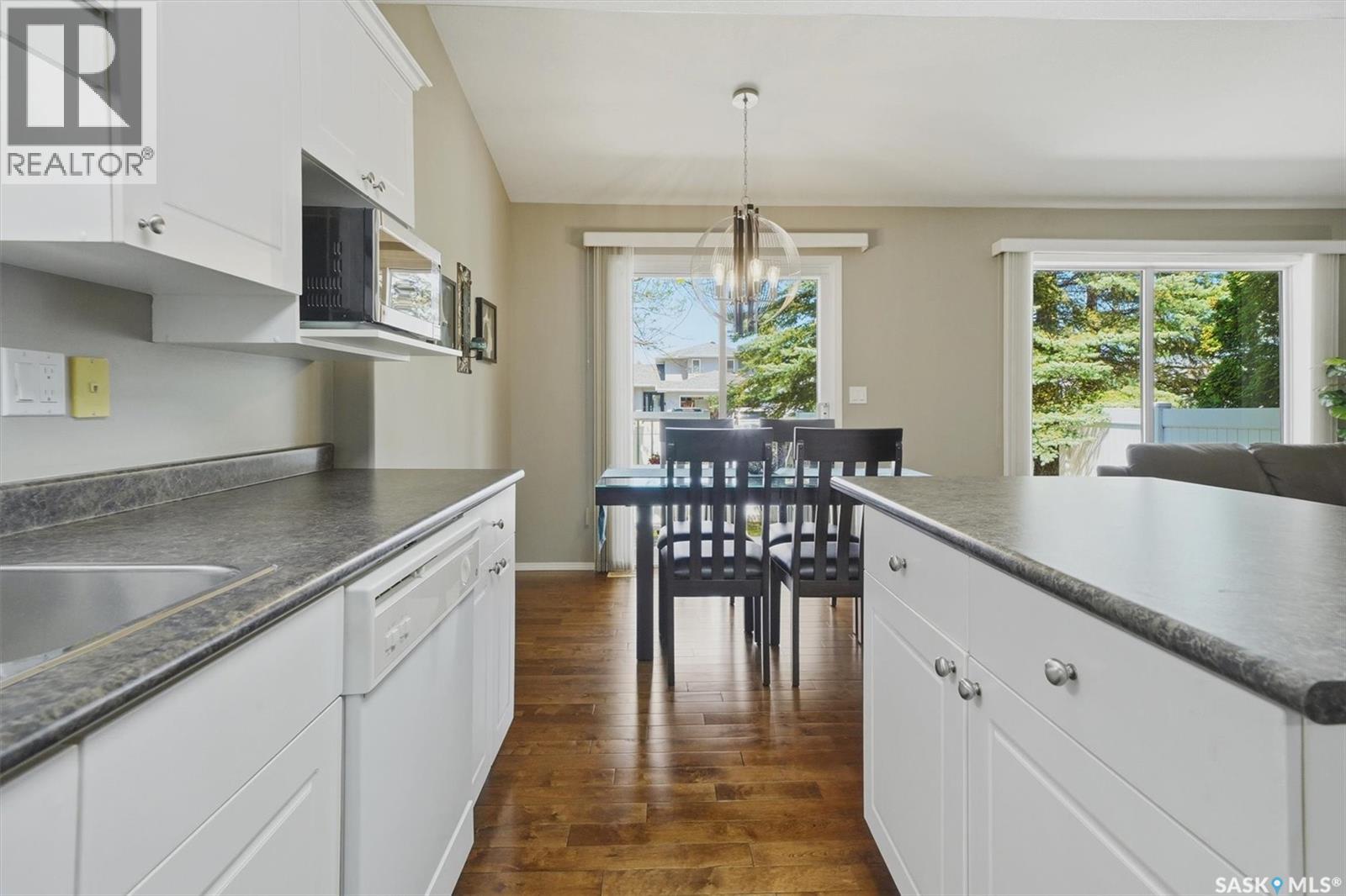 #105 615 McWillie AVENUE - 16