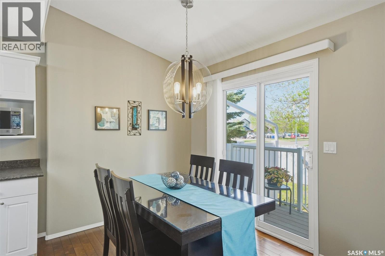 #105 615 McWillie AVENUE - 18