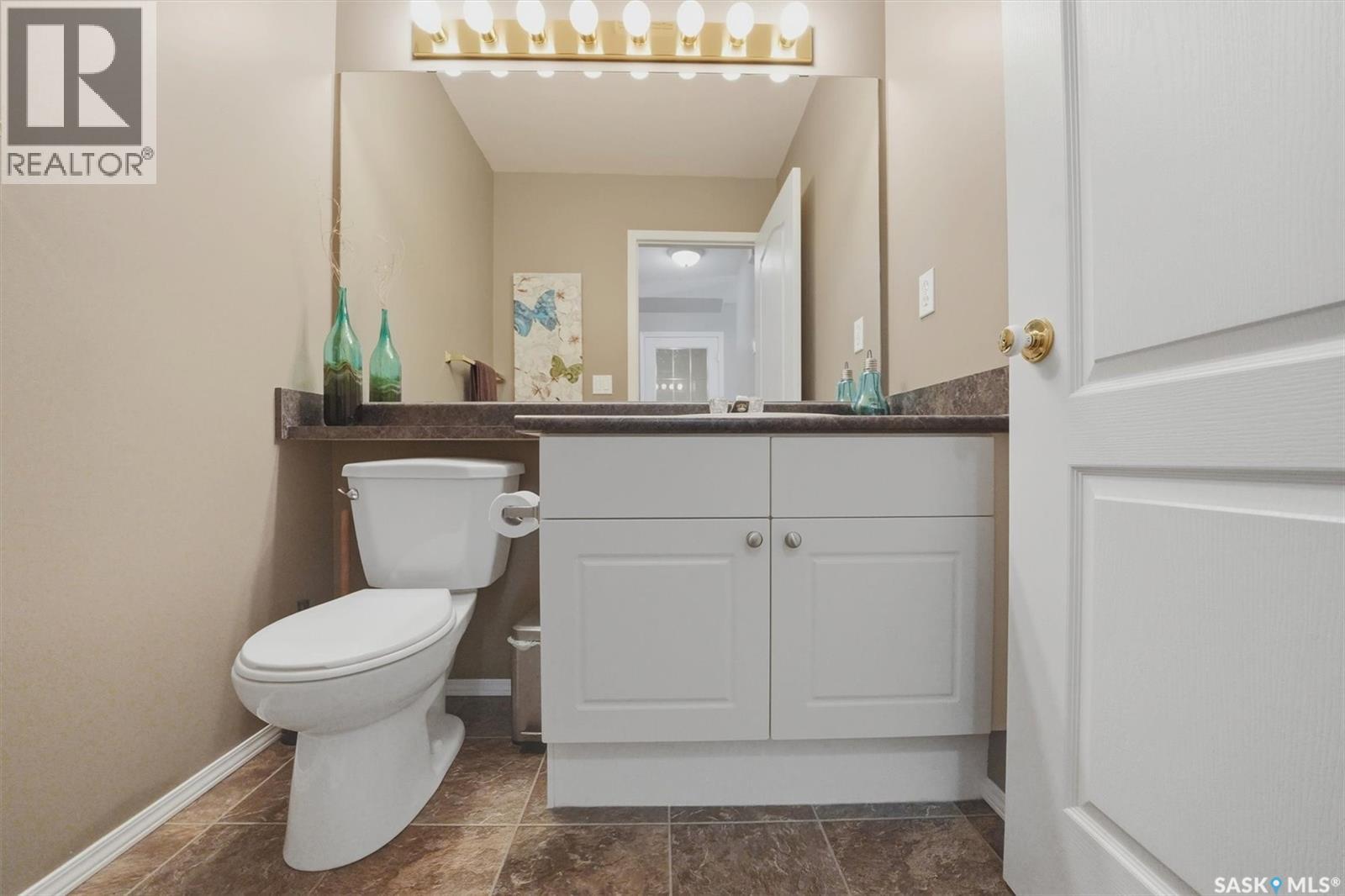 #105 615 McWillie AVENUE - 19
