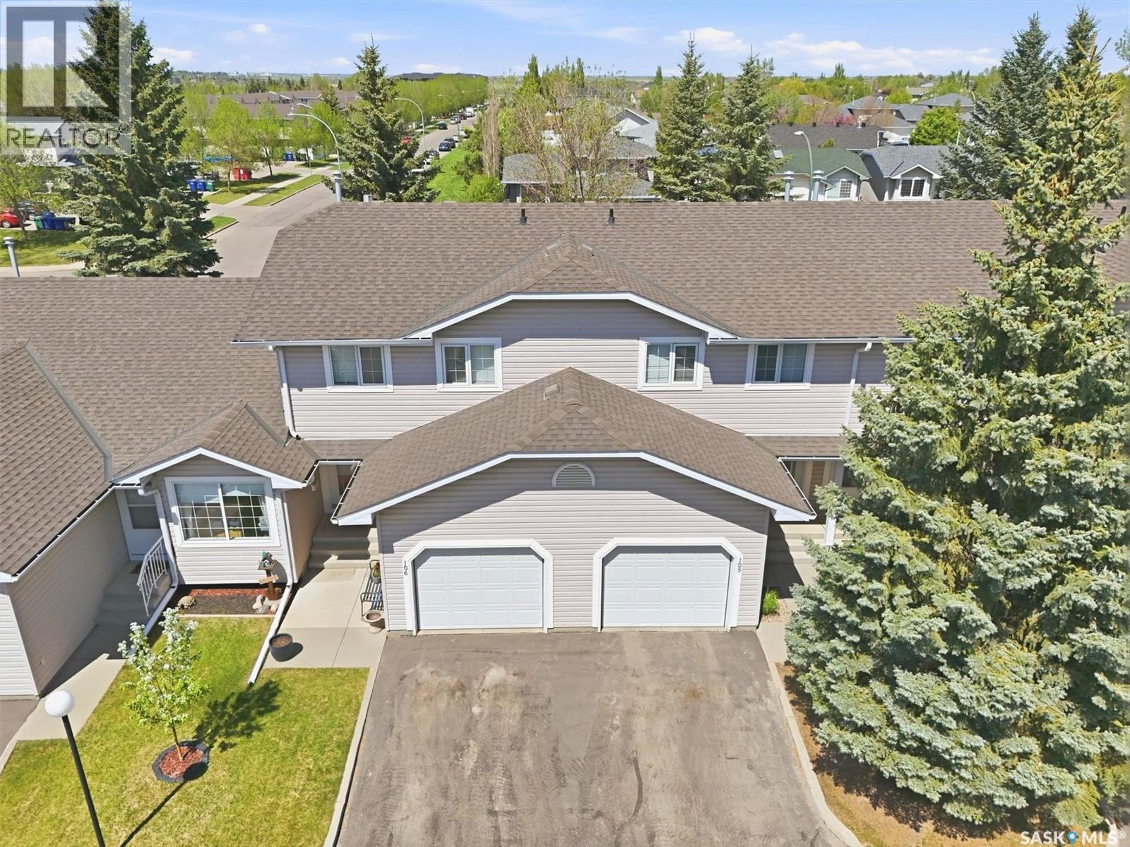 #105 615 McWillie AVENUE - Image 2