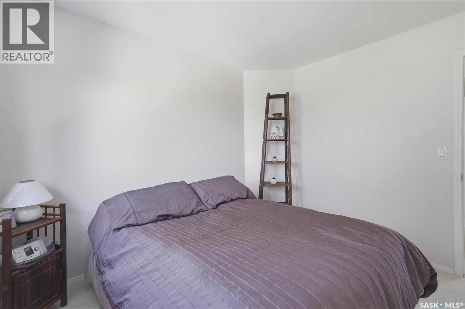 #105 615 McWillie AVENUE - 22