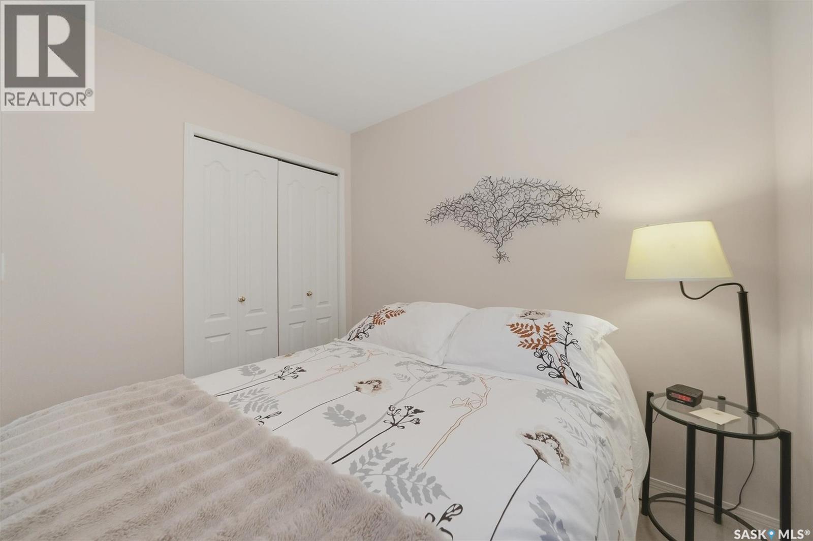 #105 615 McWillie AVENUE - 27