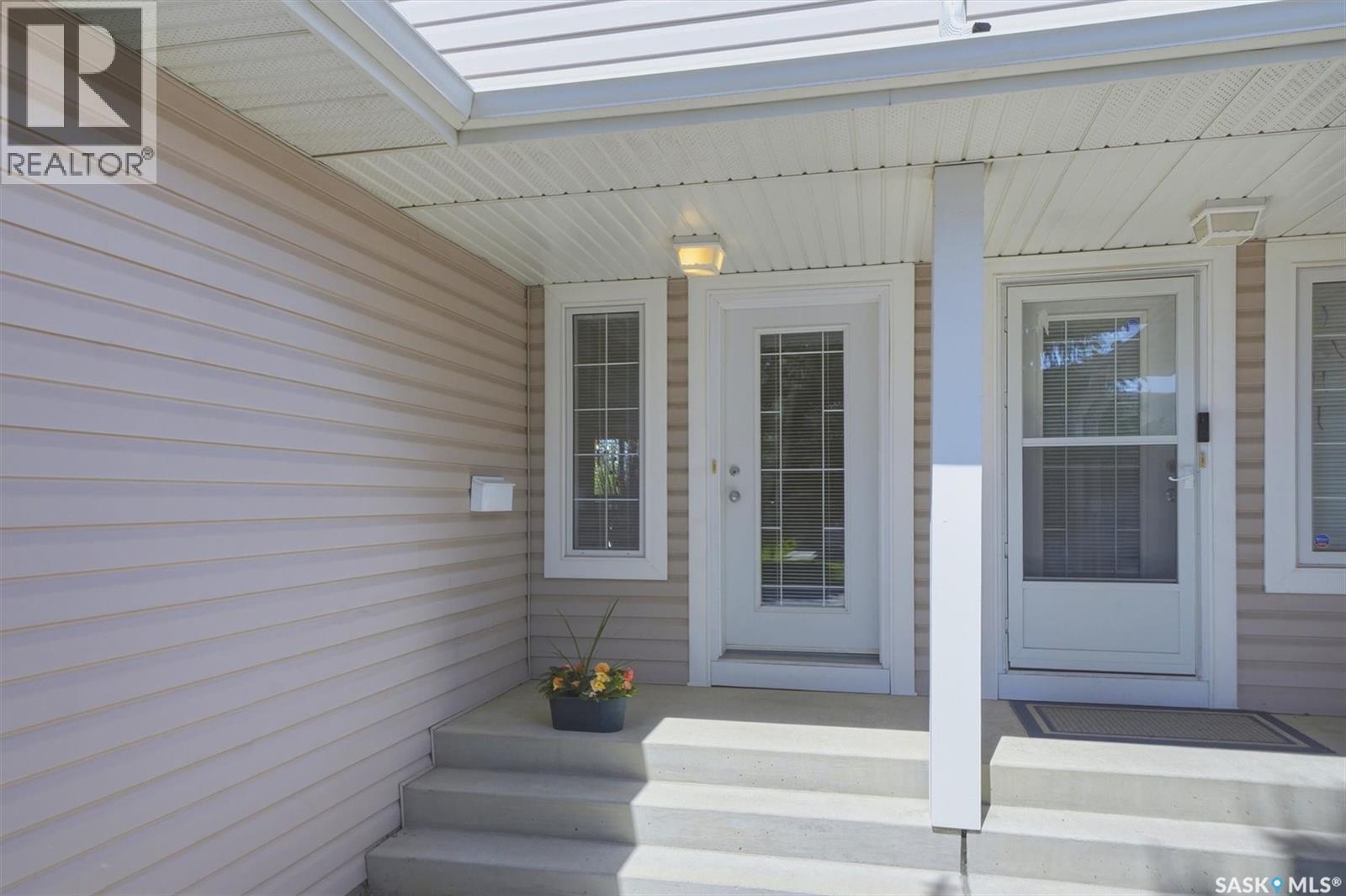 #105 615 McWillie AVENUE - 4