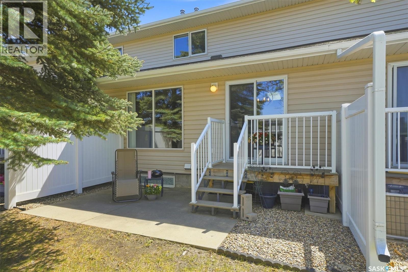 #105 615 McWillie AVENUE - 43