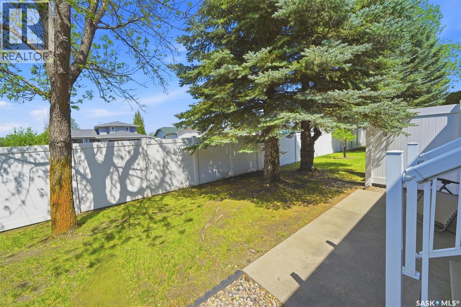 #105 615 McWillie AVENUE - 45