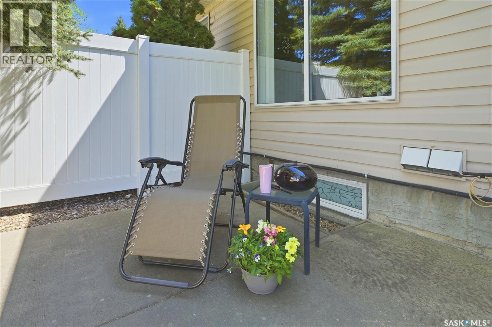 #105 615 McWillie AVENUE - 46