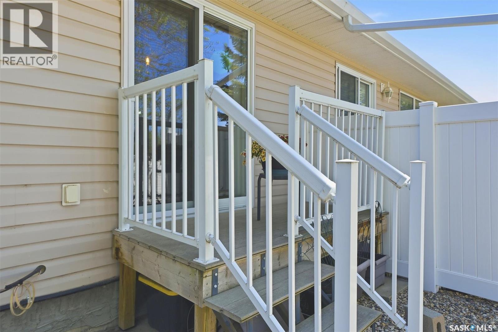 #105 615 McWillie AVENUE - 47