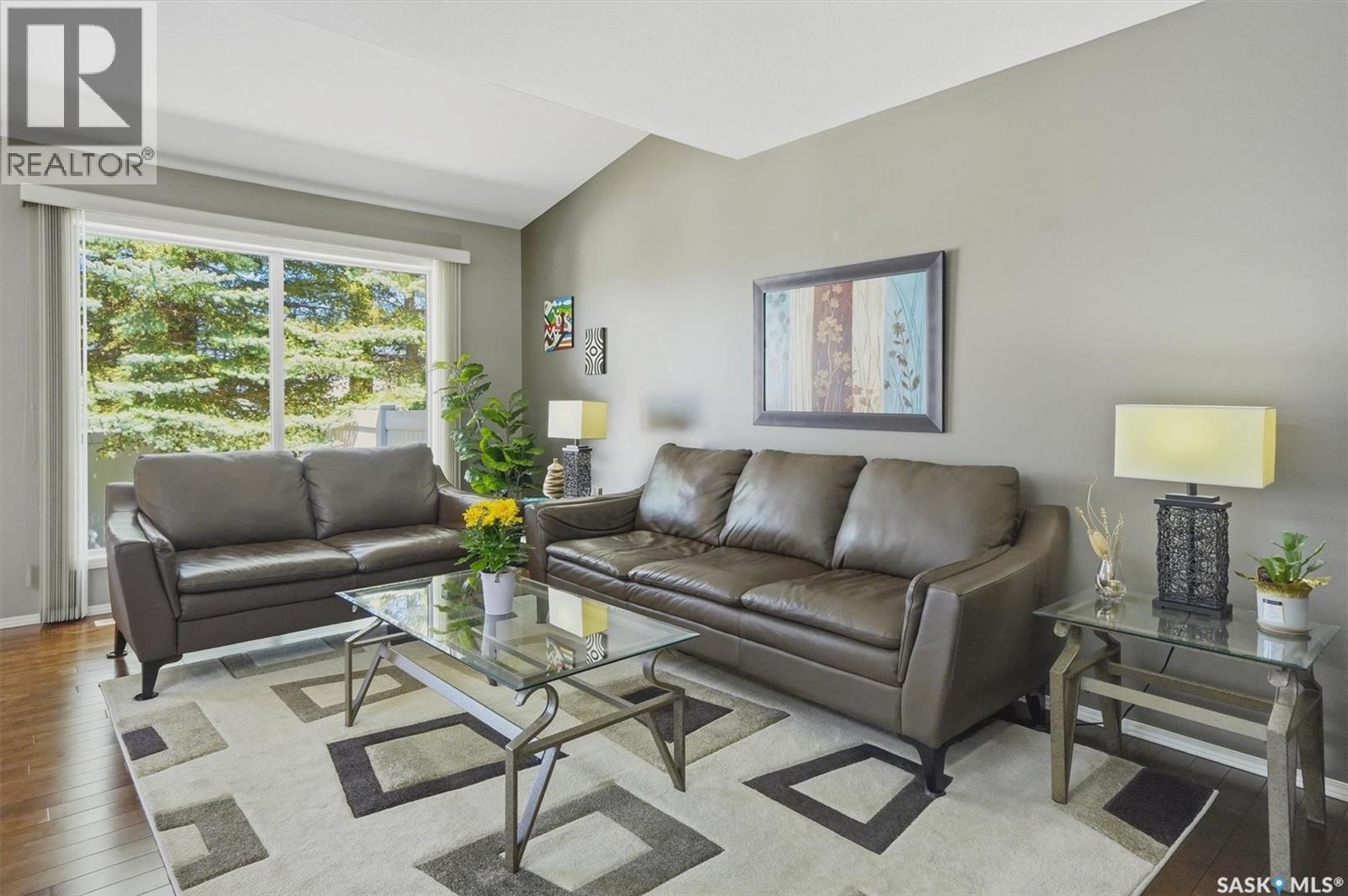 #105 615 McWillie AVENUE - 9