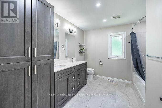 563 6TH CONCESSION ROAD W - 32