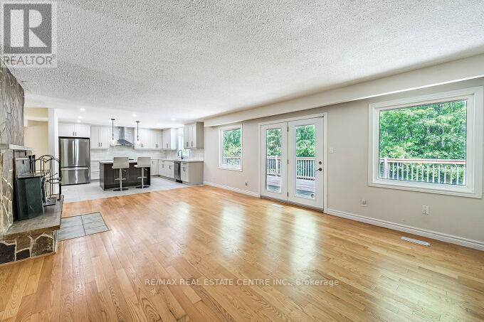563 6TH CONCESSION ROAD W - 8