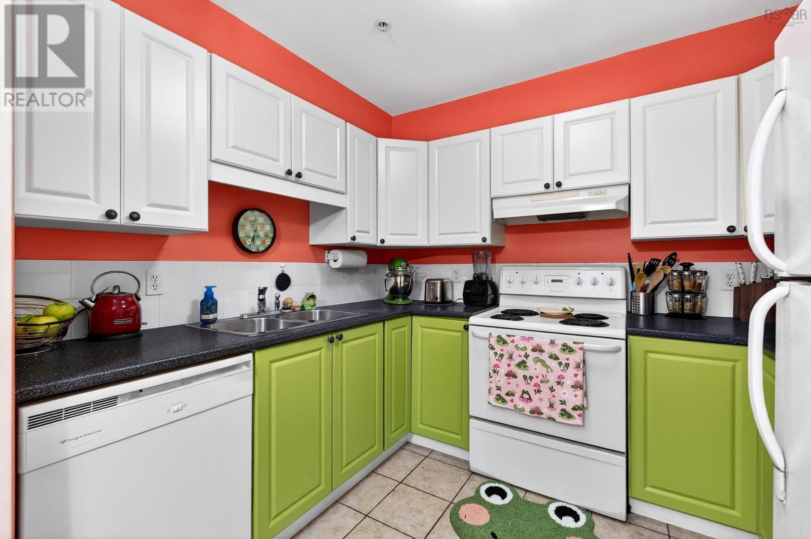 #301 115 Ochterloney Street - 3