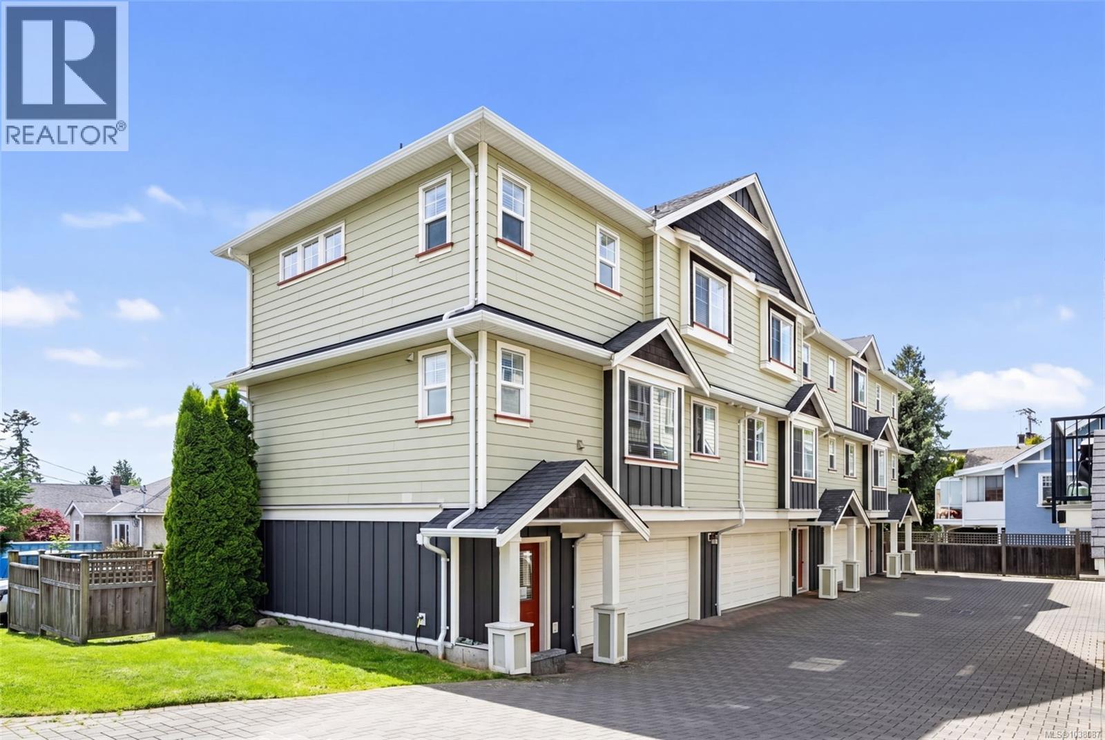 #4 1105 Esquimalt Rd - 2