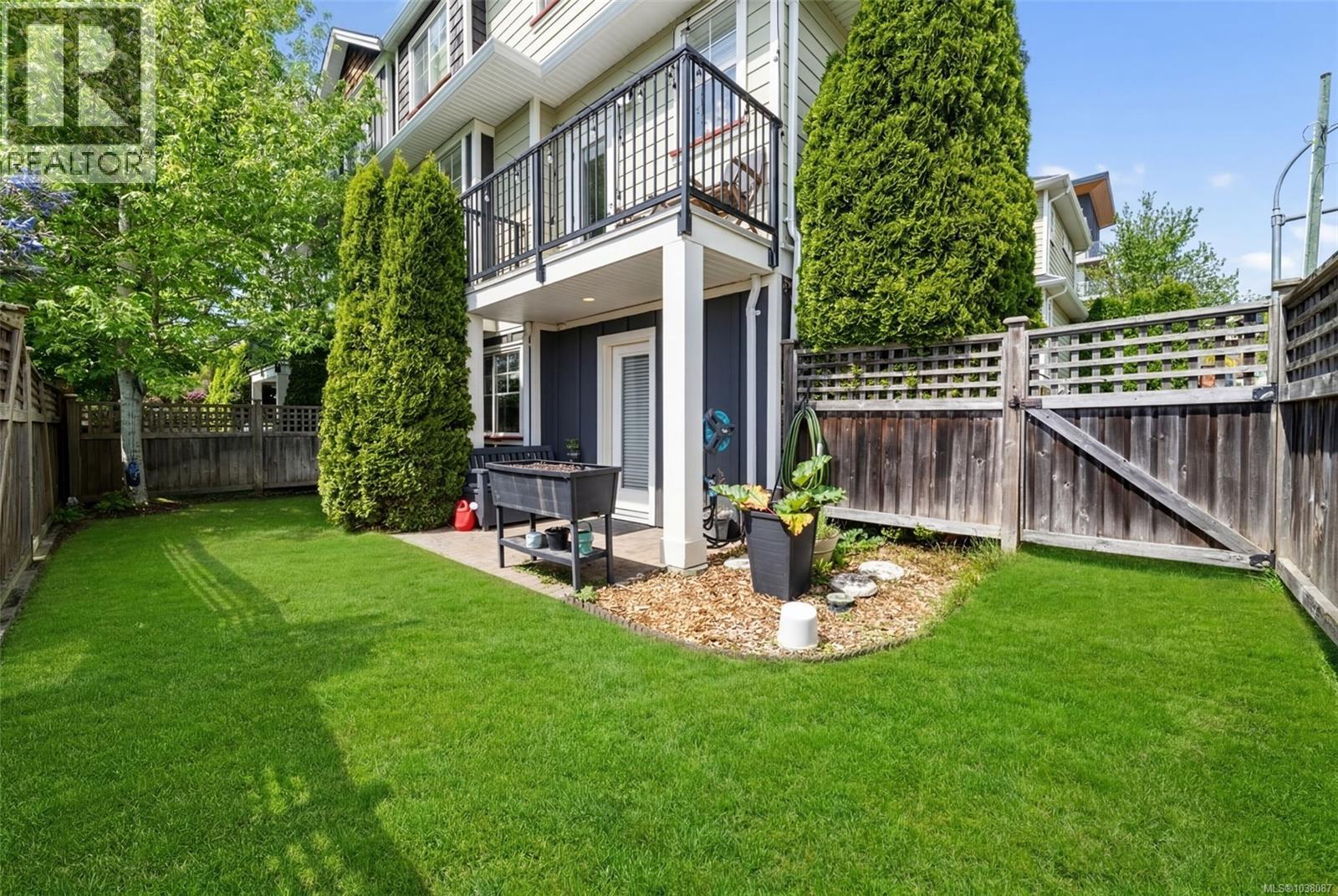 #4 1105 Esquimalt Rd - 26